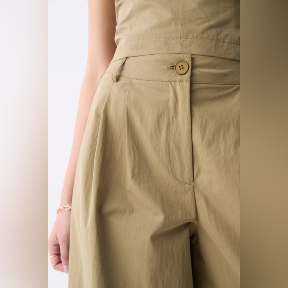 May 11th- 2- DELUC - LIVE UNLISTED LISTING - ๐จ 2025 COLLECTION - Picture 2 of 16